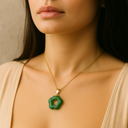 Collier estival en jade motif fleur de prunier