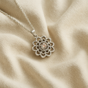 Collier pendentif en opale noire naturelle