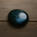 Pierre de labradorite polie de forme irrégulière