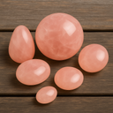 Quartz rose poli – Cristal rose en forme elliptique irrégulière