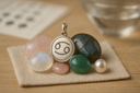Pierres Naturelles pour le Signe Astrologique du Cancer : Guide Complet