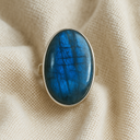 Bague élégante en labradorite véritable
