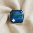 Bague élégante en labradorite véritable
