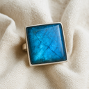 Bague élégante en labradorite véritable