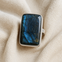 Bague élégante en labradorite véritable