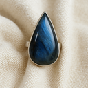 Bague élégante en labradorite véritable
