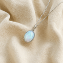 Collier opale naturelle avec pendentif oval